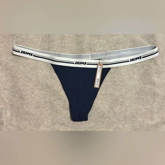 SKIMS Other - SKIMS Fits Everybody Navy Thong 4X
